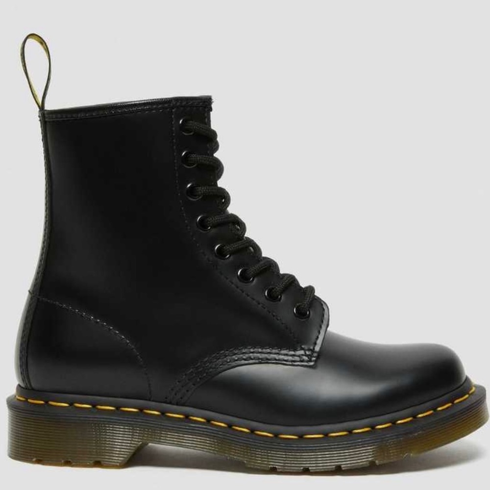 NWT Dr Martens Classic 1460- Unisex
